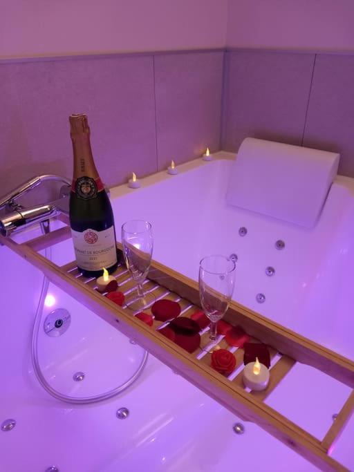L'Atelier Des Reves Un Moment Magique Spa Prive 본느 외부 사진